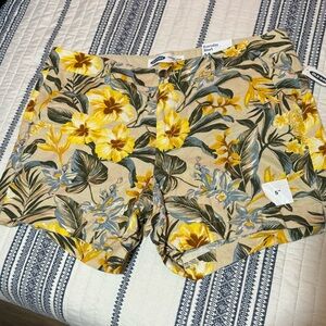 Women’s floral shorts